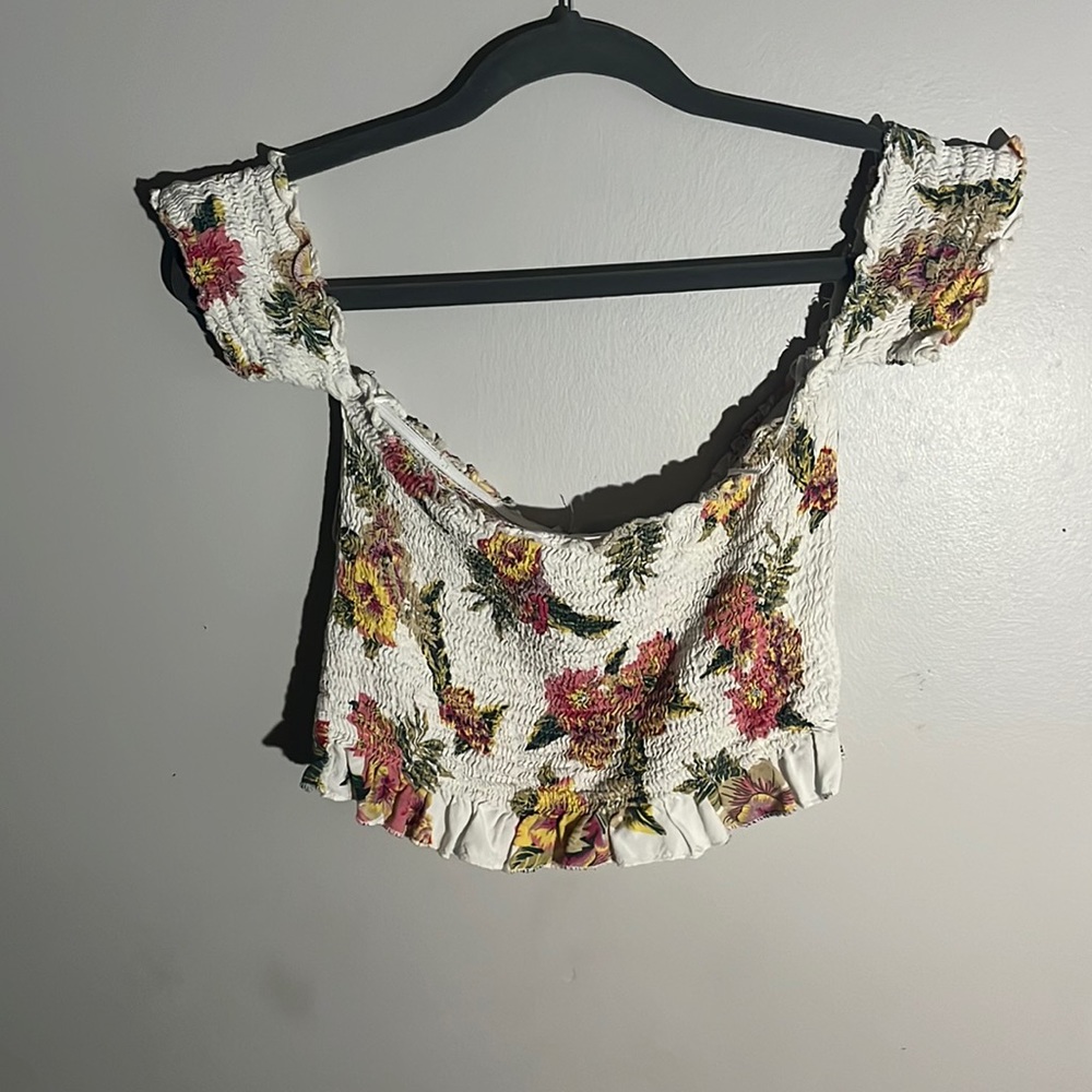 Floral crop top. With ruffles. White, green, pink, yellow. Kind of tropical.